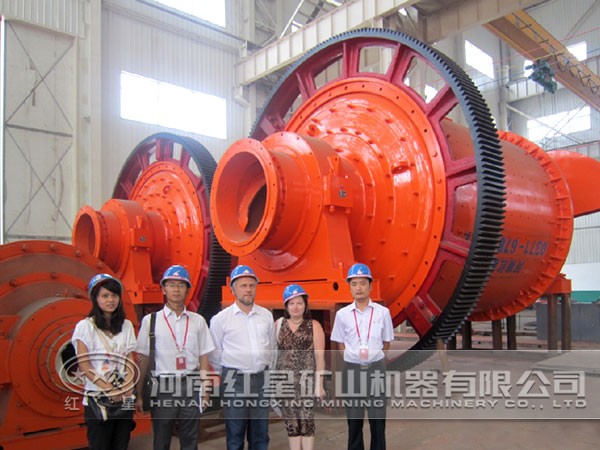 來廠咨詢選購設備的客戶 來廠咨詢選購設備的客戶