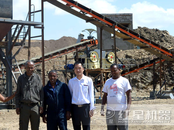 顎式破碎機(jī)客戶現(xiàn)場(chǎng) 顎式破碎機(jī)客戶現(xiàn)場(chǎng)