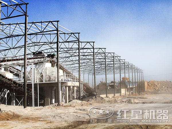 新型反擊式有效制砂機(jī)生產(chǎn)現(xiàn)場