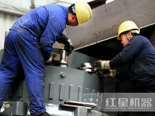 圓錐破碎機(jī)生產(chǎn)現(xiàn)場 圓錐破碎機(jī)生產(chǎn)現(xiàn)場