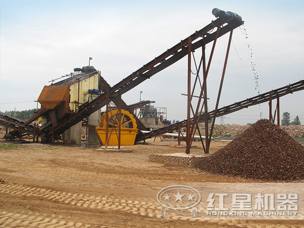 輪式洗砂機作業(yè)現(xiàn)場 輪式洗砂機作業(yè)現(xiàn)場