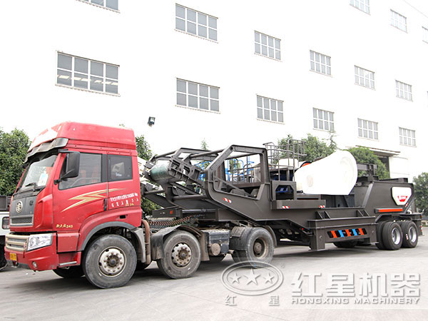 移動破碎篩分一體機發貨 移動破碎篩分一體機發貨