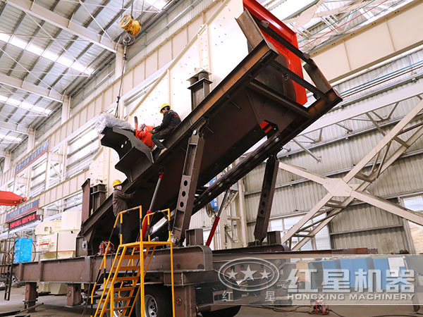 移動環(huán)保制砂機(jī)生產(chǎn)車間