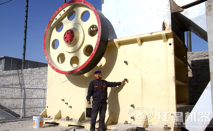 大型碎石機作業現場 大型碎石機作業現場