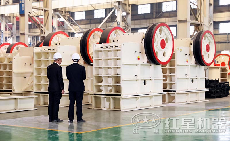 用戶參觀廠家碎石機車間 用戶參觀廠家碎石機車間