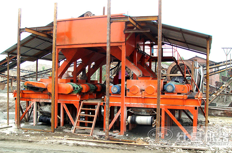 對輥式破碎機(jī)客戶現(xiàn)場 對輥式破碎機(jī)客戶現(xiàn)場