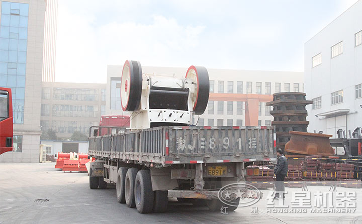 紅星煤炭粉碎機發貨現場 紅星煤炭粉碎機發貨現場