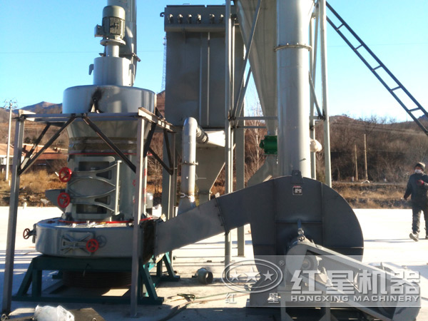 碳酸鈣磨粉生產(chǎn)現(xiàn)場