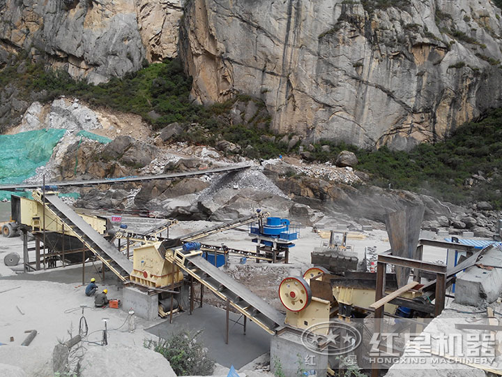 河北廊坊時(shí)產(chǎn)200噸的制砂生產(chǎn)線客戶現(xiàn)場 河北廊坊時(shí)產(chǎn)200噸的制砂生產(chǎn)線客戶現(xiàn)場