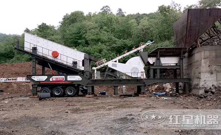 山西移動式粉碎機(jī)現(xiàn)場