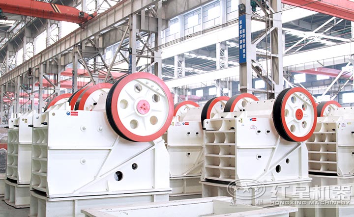 采用“V”型破碎腔,破碎比大 采用“V”型破碎腔,破碎比大