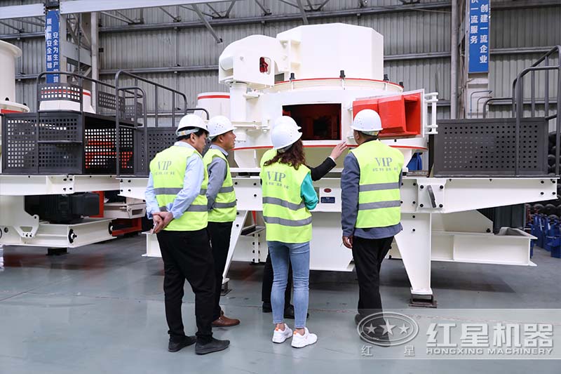 客戶來小型打沙機廠區參觀 客戶來小型打沙機廠區參觀