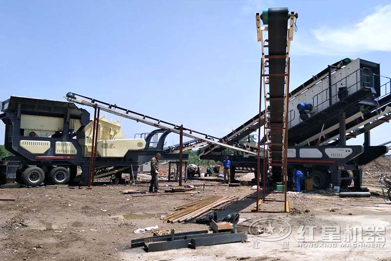 移動砂石破碎機設備現場 移動砂石破碎機設備現場