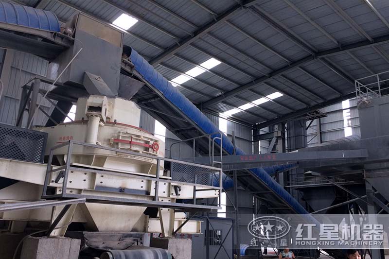 時(shí)產(chǎn)100噸左右的石子整形機(jī)客戶現(xiàn)場 時(shí)產(chǎn)100噸左右的石子整形機(jī)客戶現(xiàn)場