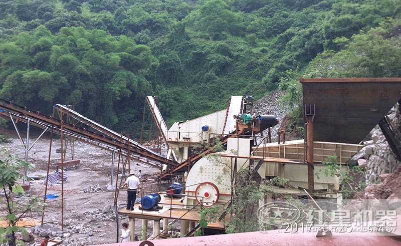 錘破石頭制砂機生產(chǎn)線設(shè)備現(xiàn)場