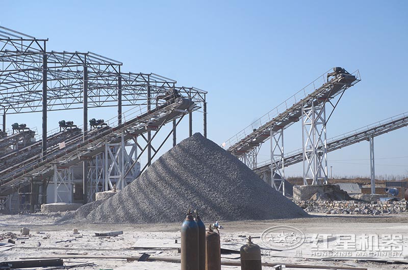 制砂現(xiàn)場(chǎng) 制砂現(xiàn)場(chǎng)