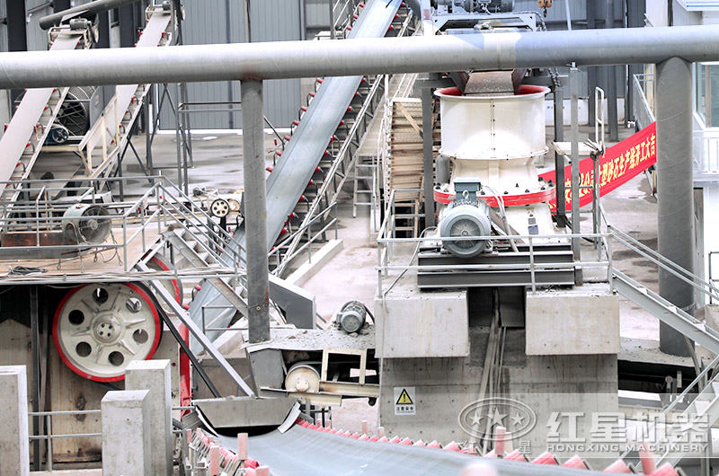 花崗巖破碎生產現場 花崗巖破碎生產現場